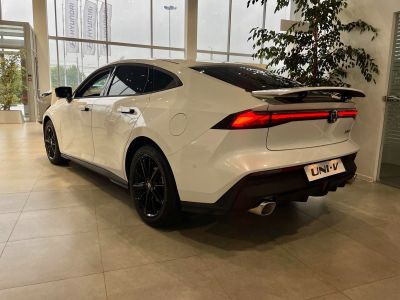 Changan UNI-V DLX 1.5 АМТ превью 3