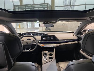 Changan UNI-V DLX 1.5 АМТ превью 5
