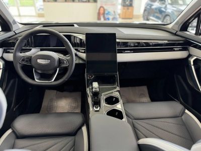Geely Atlas Flagship 2.0 АМТ превью 6
