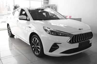 JAC J7 Luxury 1.5 CVT превью 2