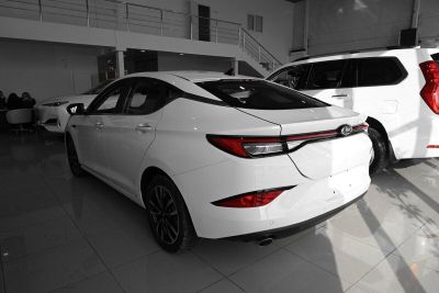 JAC J7 Luxury 1.5 CVT превью 3