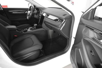 JAC J7 Luxury 1.5 CVT превью 8