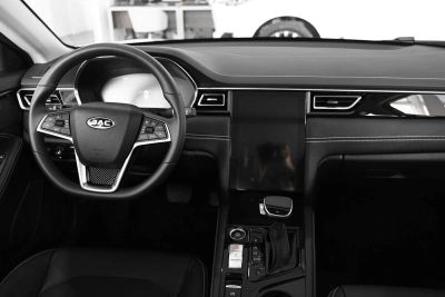 JAC J7 Luxury 1.5 CVT превью 12