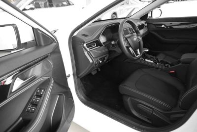 JAC J7 Luxury 1.5 CVT превью 14