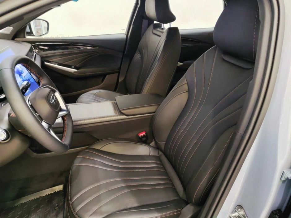 Geely Preface Luxury 2.0 РКПП, 2024 фото 8