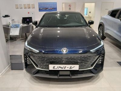 Changan UNI-V DLX 1.5 АМТ превью 2