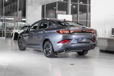 JAC J7 Luxury 1.5 CVT превью 3