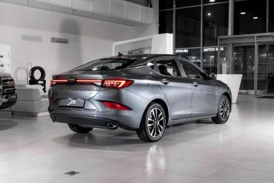 JAC J7 Luxury 1.5 CVT превью 4