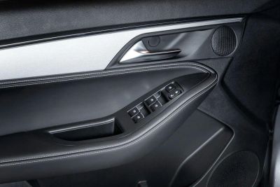 JAC J7 Luxury 1.5 CVT превью 18