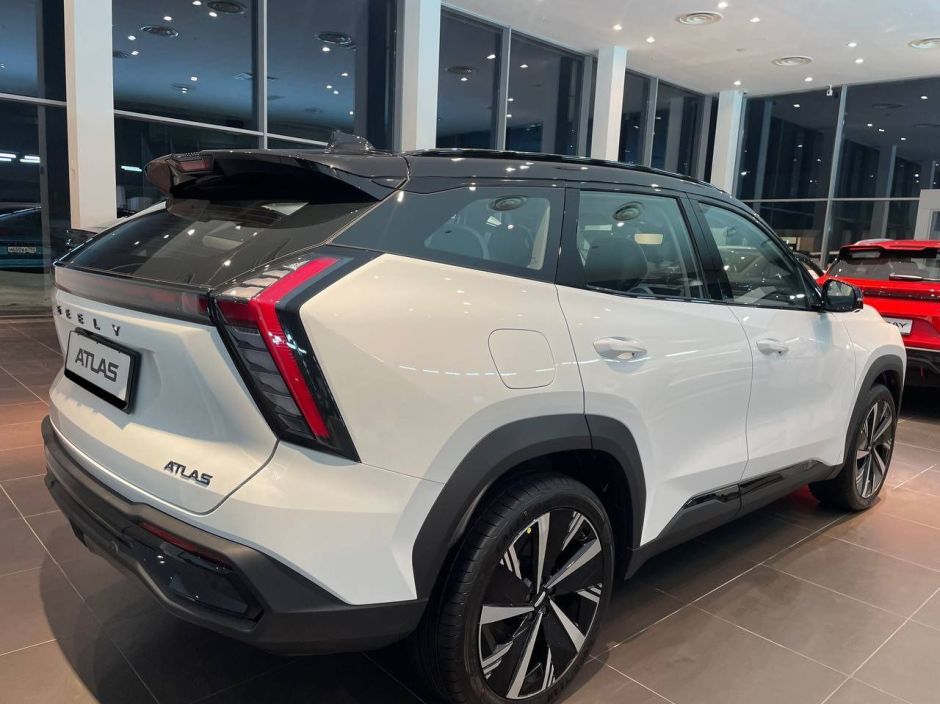 Geely Atlas Flagship Sport 2.0 АКПП, 2024 фото 3