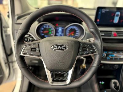JAC JS3 Luxury 1.6 CVT превью 5