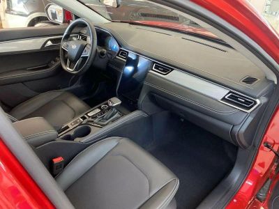 JAC J7 Luxury 1.5 CVT превью 6