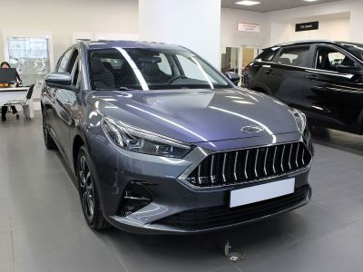 JAC J7 Luxury 1.5 CVT превью 2