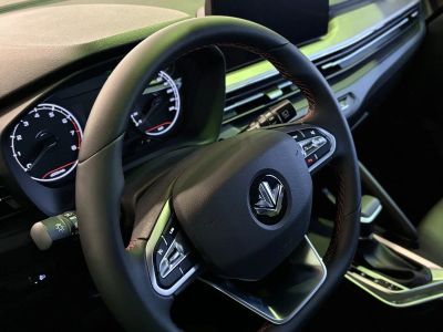 Livan X3 Pro Luxury 1.5 CVT превью 5