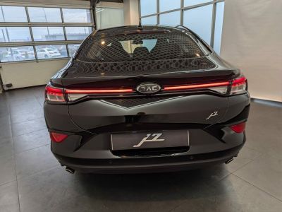JAC J7 Luxury 1.5 CVT превью 4