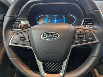 JAC J7 Luxury 1.5 CVT превью 7
