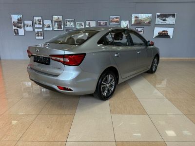 MG 5 Deluxe 1.5 CVT превью 3