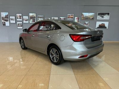 MG 5 Deluxe 1.5 CVT превью 4