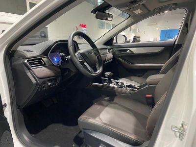 JAC J7 Tech 1.5 CVT превью 8