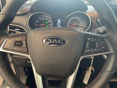 JAC JS3 Luxury 1.6 CVT превью 8