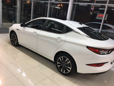 JAC J7 Tech 1.5 CVT превью 4